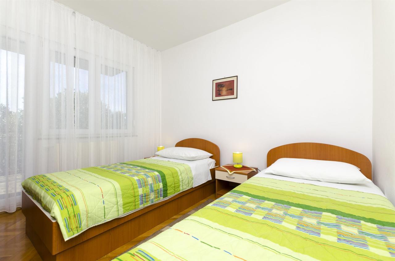 Apartments Karmela Primošten Екстериор снимка