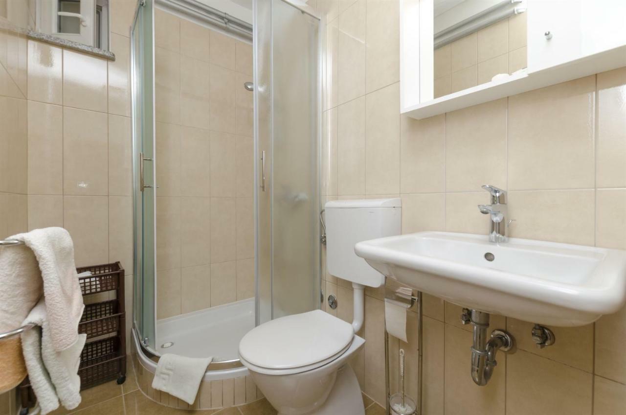 Apartments Karmela Primošten Екстериор снимка