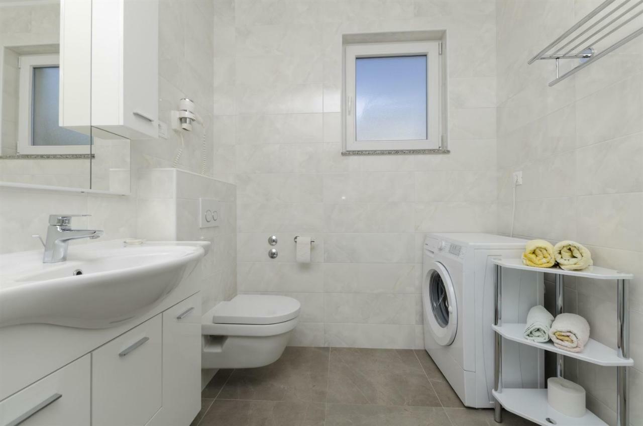 Apartments Karmela Primošten Екстериор снимка